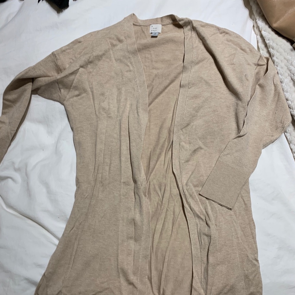 easy to-to cardigan! tan/cream